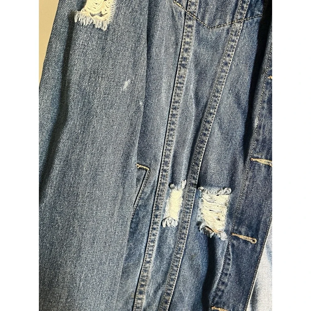FOREVER 21‎ WOMENS DENIM JACKET SIZE L DISTRESSED DESTROYED BLUE OVERSIZED JEAN